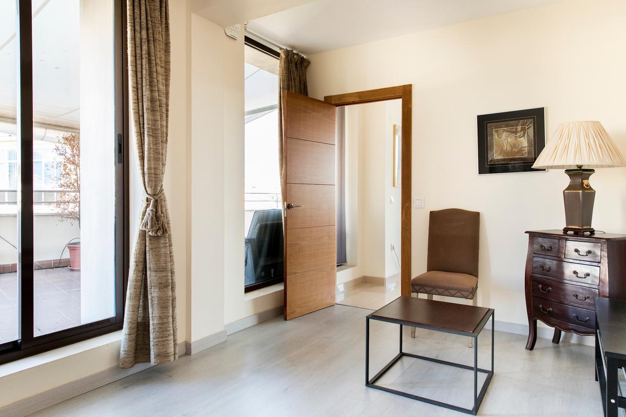 Apartament Larios Suites *